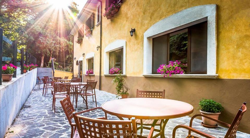 Vecchio Mulino Hotel Castel del Giudice Exterior photo