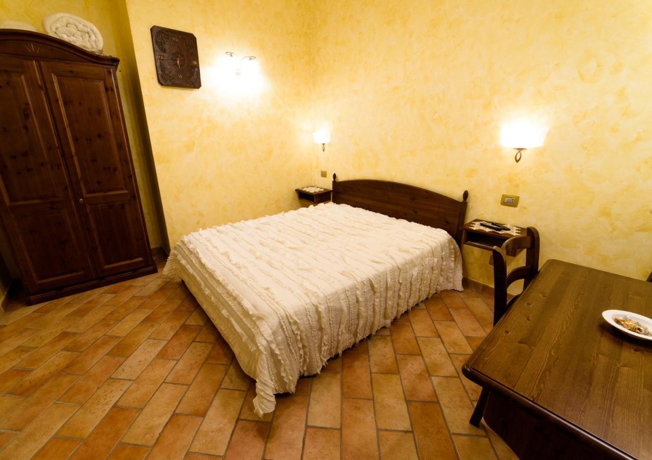 Vecchio Mulino Hotel Castel del Giudice Exterior photo