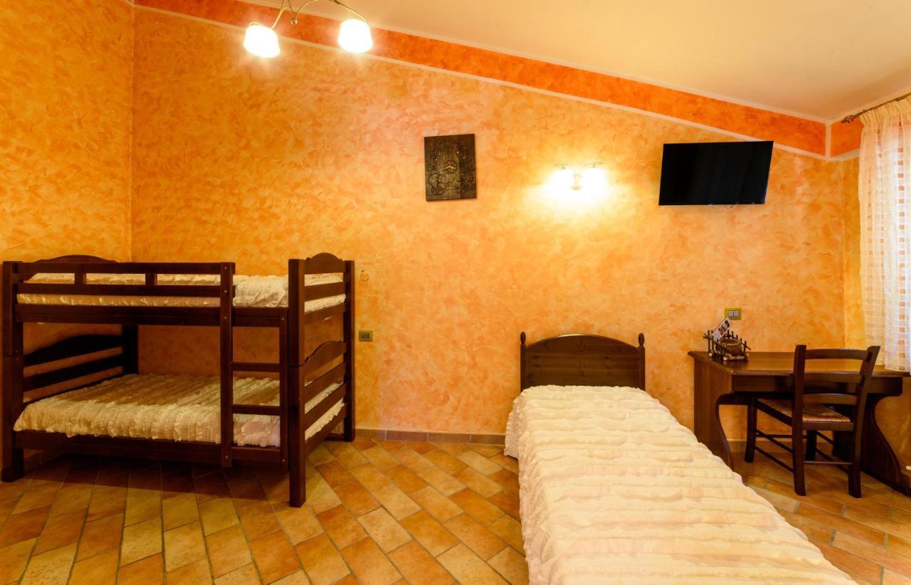 Vecchio Mulino Hotel Castel del Giudice Exterior photo